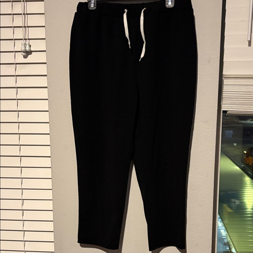 Women's Black Drawstring Capris